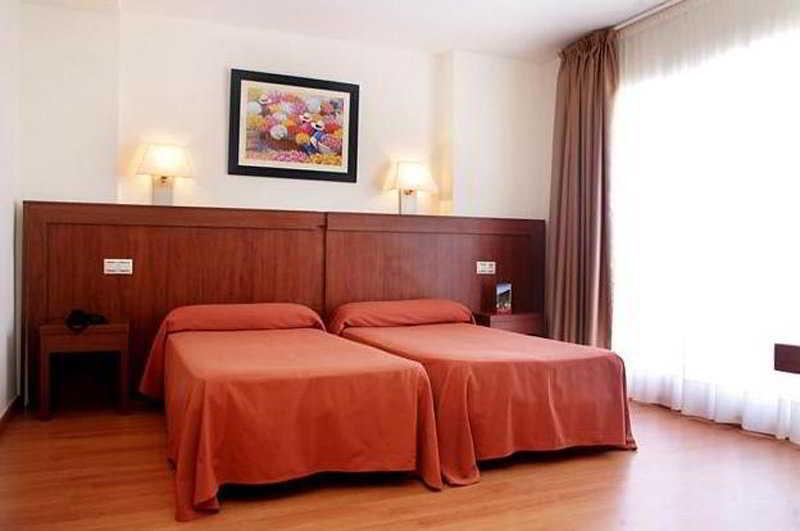 Hotel Mayna Бенидорм Экстерьер фото
