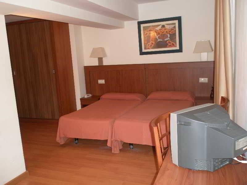 Hotel Mayna Бенидорм Экстерьер фото