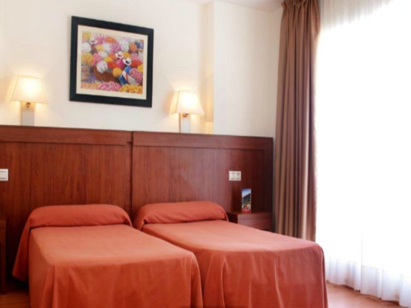 Hotel Mayna Бенидорм Экстерьер фото